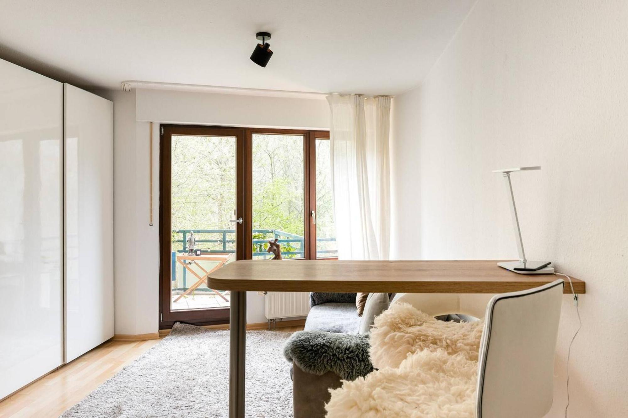 Elegant In Ludenberg Apartment Düsseldorf